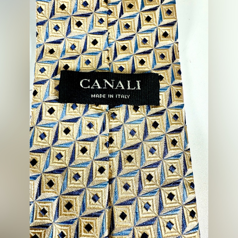 Canali Elegant Geometric Patterned Tie 100% Silk. Made in Italy - Picture 8 of 8